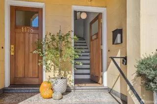 Photo #5: 425079481 Listing