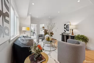 Photo #3: 425079672 Listing 