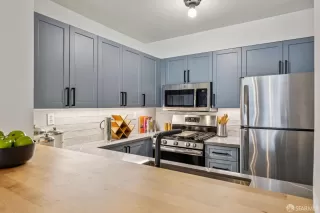 Photo #5: 425079845 Listing 