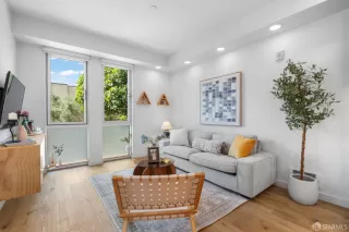 Photo #2: 425079848 Listing 