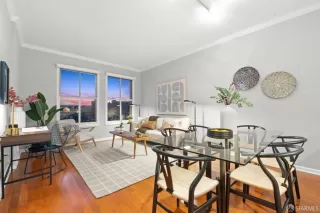 Photo #4: 425080082 Listing