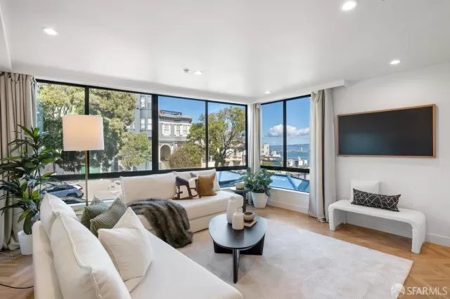 MLS: 425080099 Condo For Sale