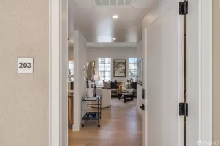 Photo #2: 425080324 Listing