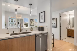 Photo #6: 425080324 Listing