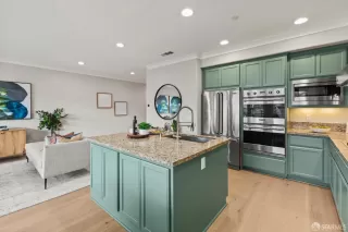 Photo #6: 425080356 Listing 