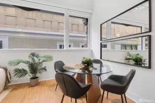 Photo #6: 425080596 Listing