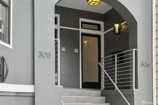 Photo #4: 425080843 Listing