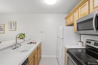 Photo #6: 425081435 Listing