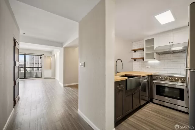 MLS: 425081550 Condo For Sale