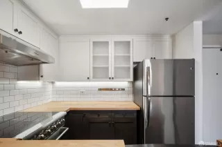 Photo #5: 425081550 Listing