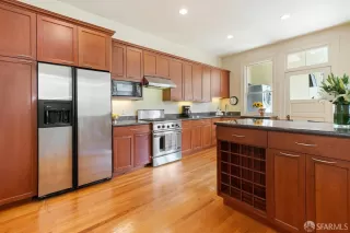 Photo #4: 425081590 Listing 