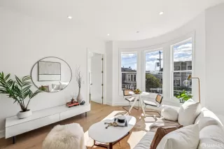 Photo #3: 425081874 Listing