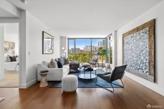 Photo #2: 425082165 Listing 