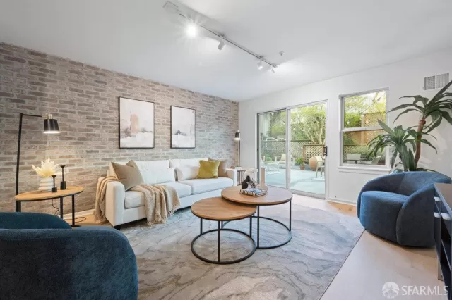 MLS: 425082220 Condo For Sale