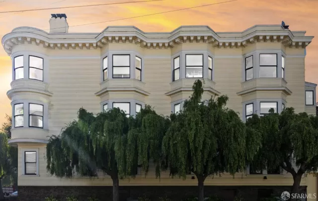 MLS: 425082394 Condo For Sale