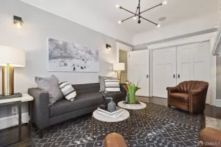 Photo #3: 425082394 Listing 