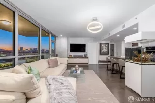 Photo #3: 425082463 Listing