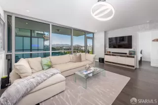 Photo #4: 425082463 Listing