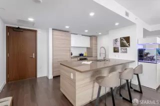 Photo #6: 425082463 Listing