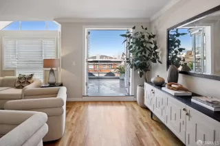 Photo #4: 425082479 Listing