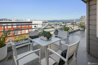 Photo #6: 425082479 Listing