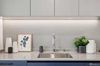 Photo #4: 425082634 Listing