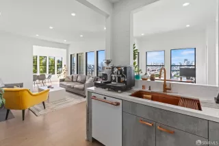 Photo #4: 425082954 Listing