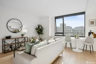 Photo #5: 425083040 Listing 