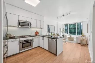 More Details about MLS # 425083386 : 318 SPEAR STREET #6L