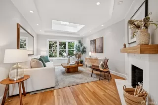 Photo #6: 425084135 Listing