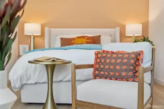 Photo #5: 425084227 Listing