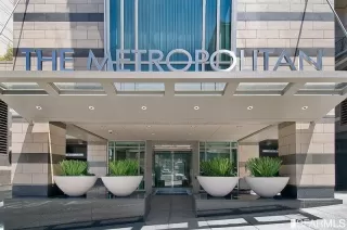 Photo #6: 425084304 Listing