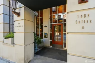 Photo #4: 425084503 Listing