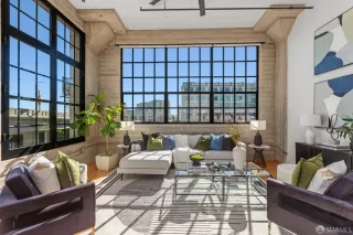 Photo #5: 425084606 Listing