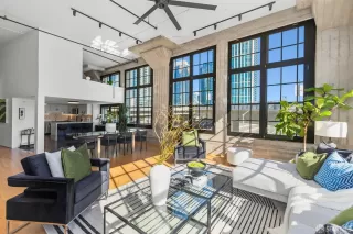 Photo #6: 425084606 Listing