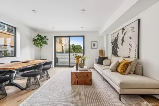 Photo #3: 425084666 Listing