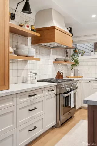 Photo #6: 425085098 Listing