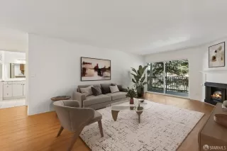 Photo #2: 425085560 Listing