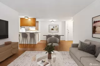 Photo #5: 425085560 Listing