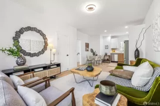 Photo #2: 425085737 Listing 