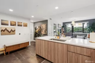 Photo #5: 425085825 Listing 