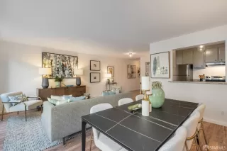 Photo #6: 425085982 Listing 