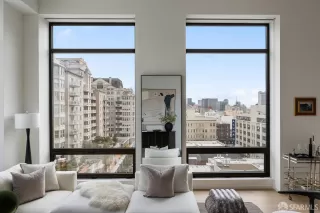 Photo #5: 425086243 Listing