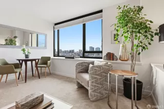 Photo #3: 425086313 Listing