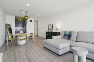 Photo #5: 425086341 Listing 