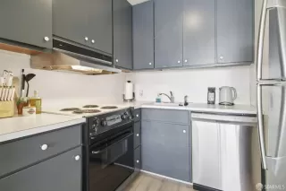 Photo #6: 425086341 Listing 