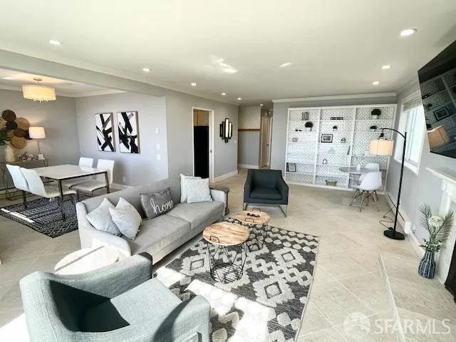 MLS: 425086499 Condo For Sale