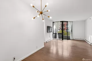 Photo #5: 425087210 Listing