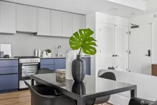 Photo #3: 425087437 Listing 