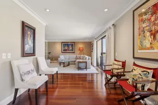 Photo #4: 425087496 Listing